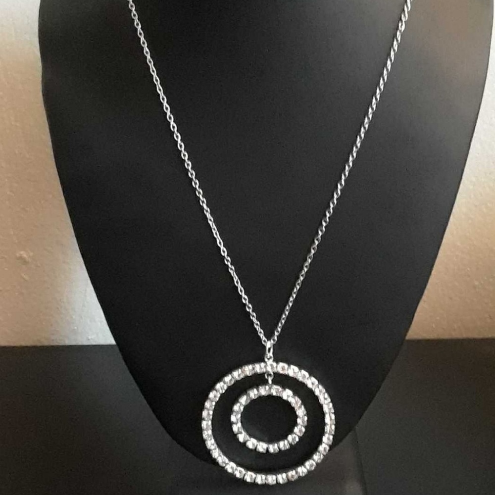Cz diamond round pendant necklace